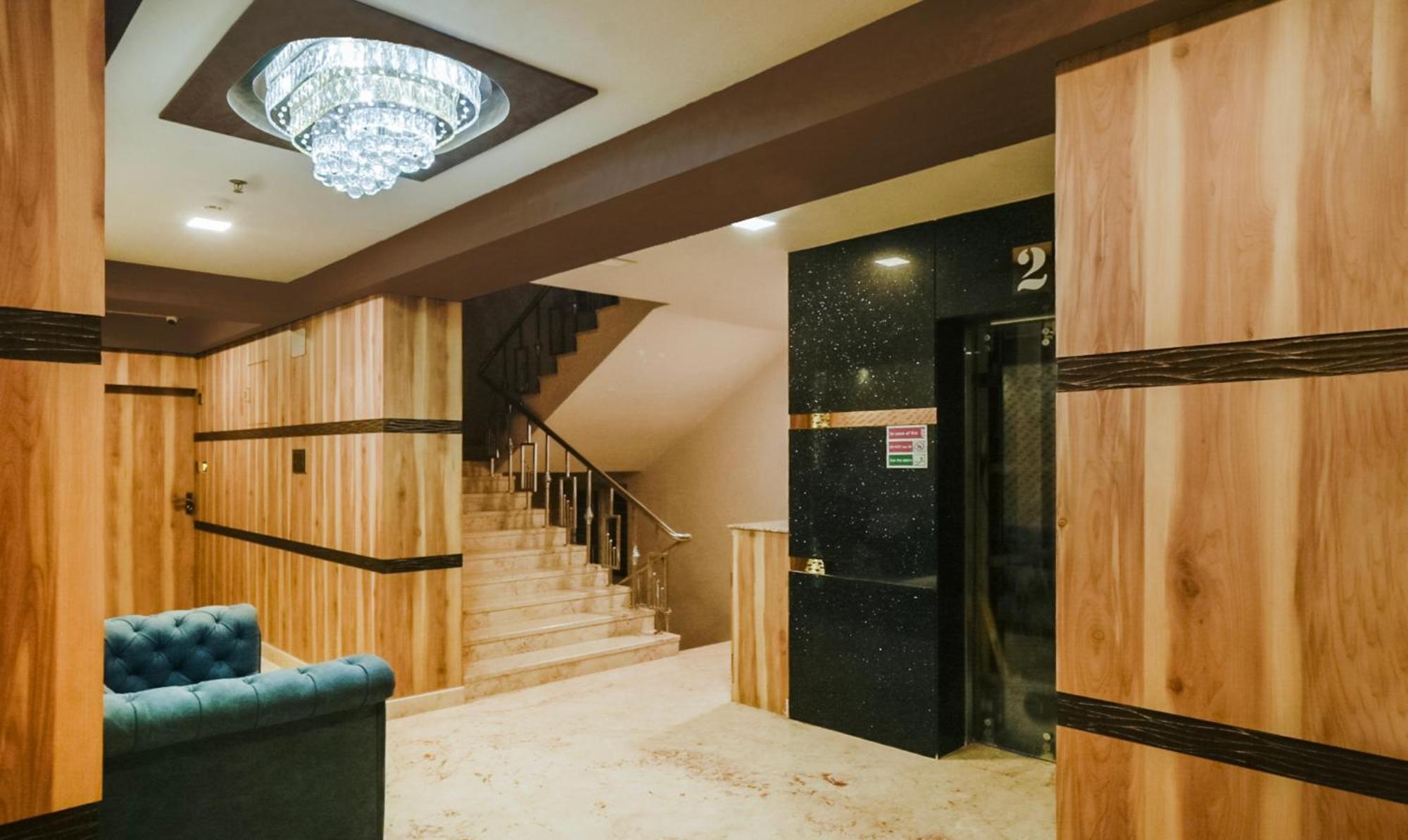 Hotel Orion Crystal Kalküta Dış mekan fotoğraf