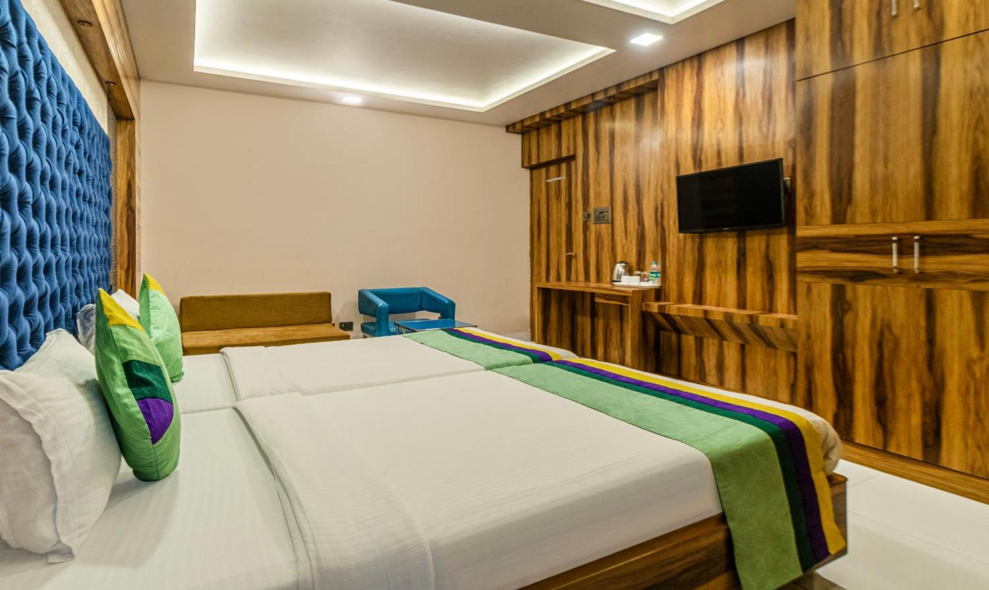 Hotel Orion Crystal Kalküta Dış mekan fotoğraf